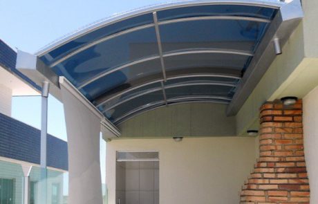 toldo em policarbonato